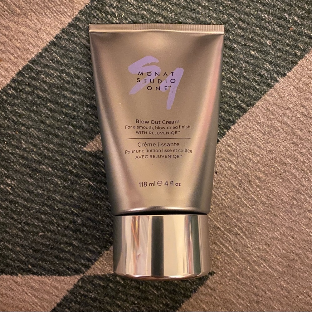 Monat Blow Out Cream